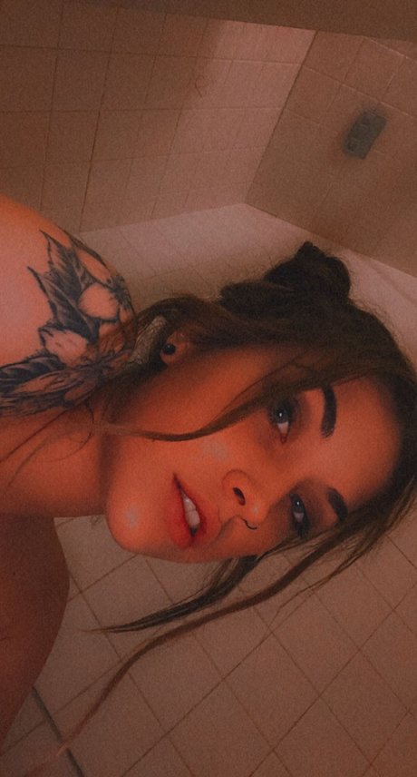 Nacktes geleaktes OnlyFans-Foto von Mollypopz
