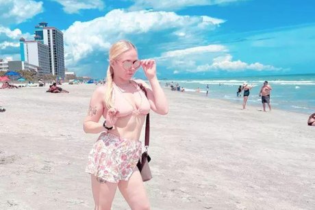 Nacktes geleaktes OnlyFans-Foto von Barbie Quinn