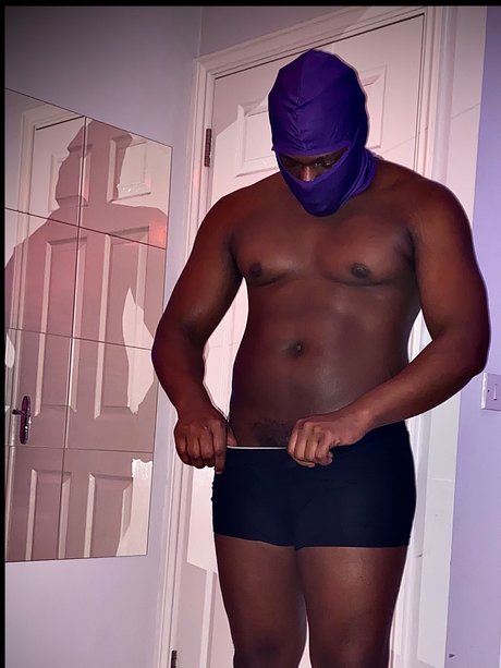 Nacktes geleaktes OnlyFans-Foto von Mr Balaclava 