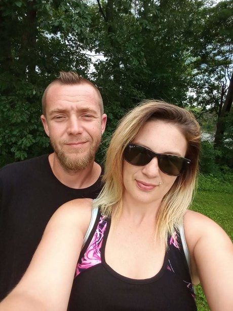 Nacktes geleaktes OnlyFans-Foto von Hy House Wife