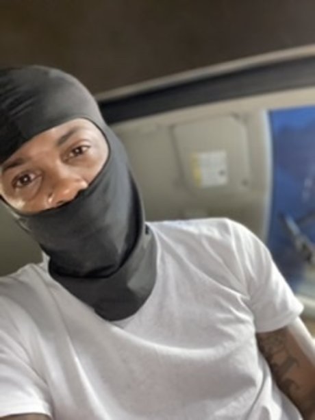 Nacktes geleaktes OnlyFans-Foto von Madmaxxx