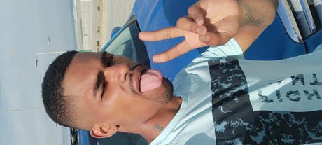 Nacktes geleaktes OnlyFans-Foto von Brian Santiago