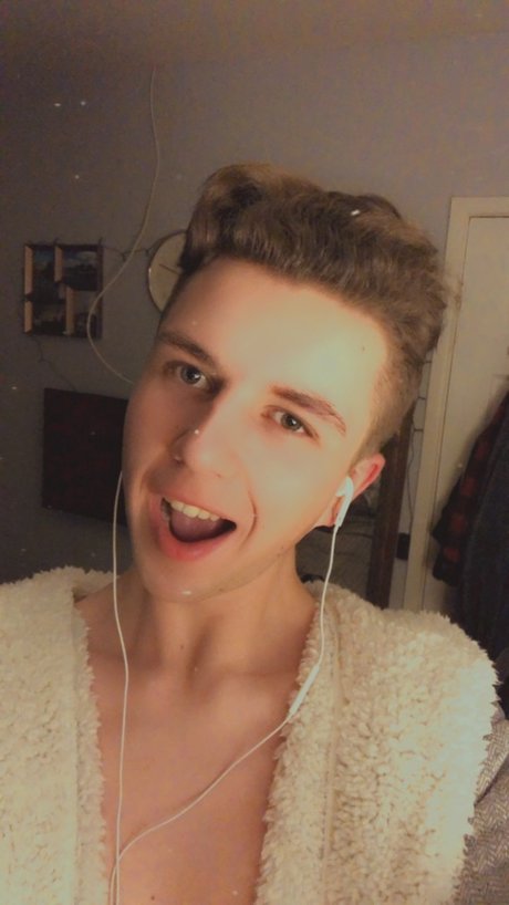 Nacktes geleaktes OnlyFans-Foto von James
