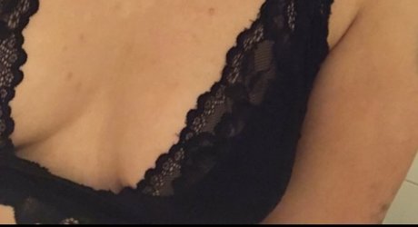 Nacktes geleaktes OnlyFans-Foto von Elise