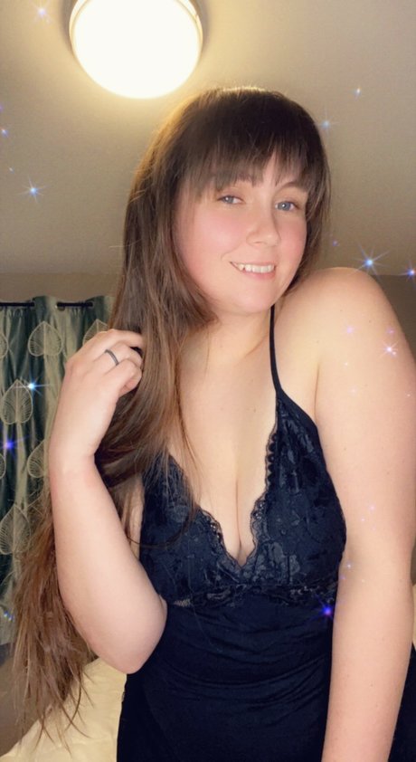 Nacktes geleaktes OnlyFans-Foto von Ms Hollyhawk