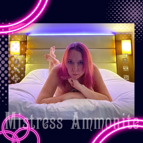Nacktes geleaktes OnlyFans-Foto von Mistress Ammonite