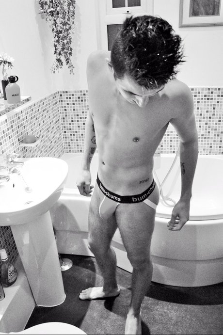 Nacktes geleaktes OnlyFans-Foto von Dean Duckmanton