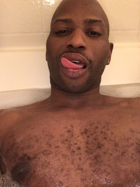 Nacktes geleaktes OnlyFans-Foto von Rick Dark Chocolate