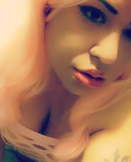 Nacktes geleaktes OnlyFans-Foto von Miia Sapphire