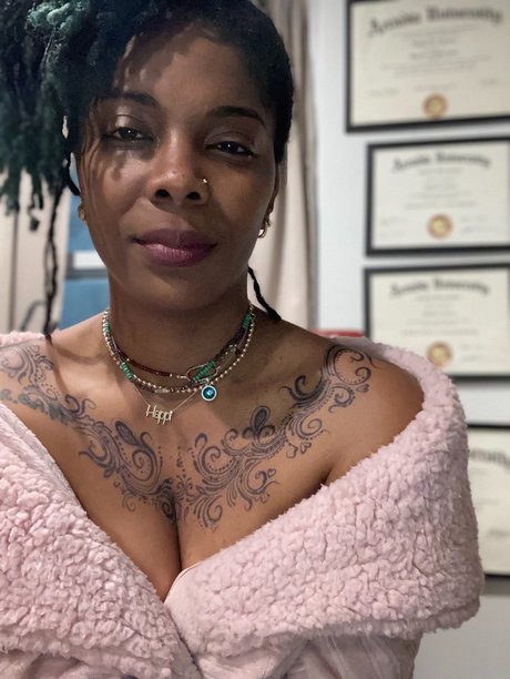 Nacktes geleaktes OnlyFans-Foto von Happimade