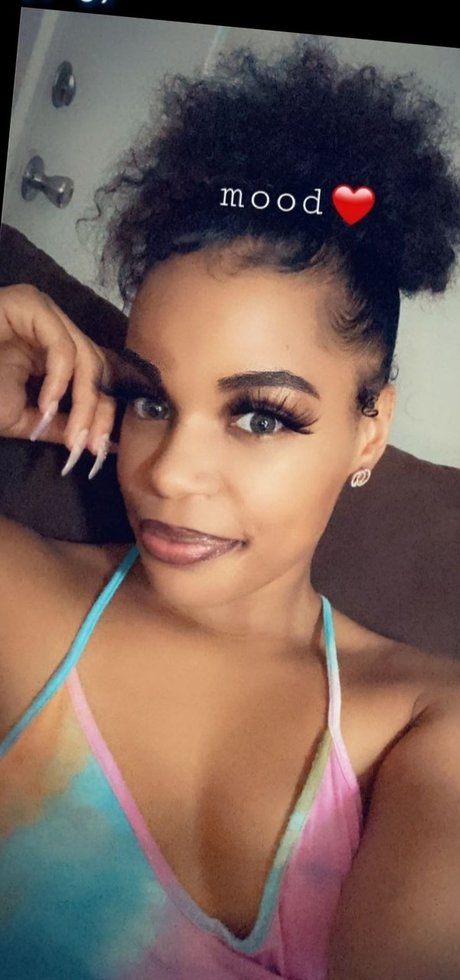 Nacktes geleaktes OnlyFans-Foto von Starladamenace