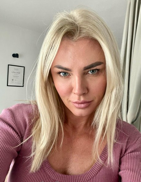 Nacktes geleaktes OnlyFans-Foto von Xmommynina