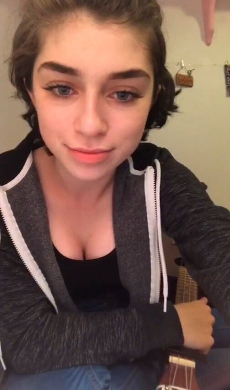 Nacktes geleaktes OnlyFans-Foto von Gracefuladdison
