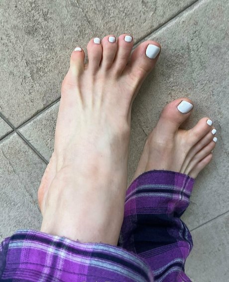 Nacktes geleaktes OnlyFans-Foto von Cutefeetyfeet