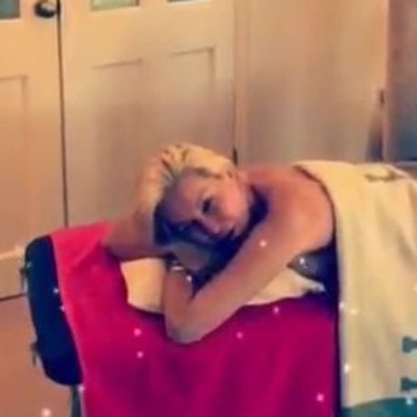 Nacktes geleaktes OnlyFans-Foto von Denise Van Outen