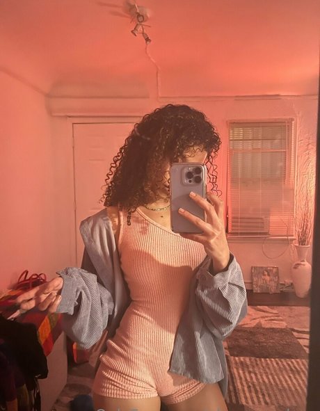 Nacktes geleaktes OnlyFans-Foto von Pleasemedusa