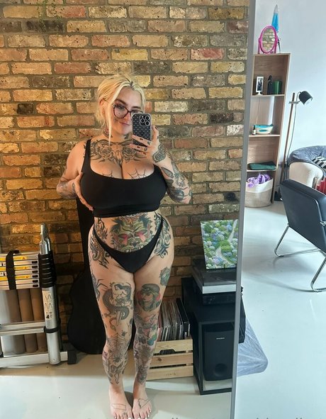 Nacktes geleaktes OnlyFans-Foto von Stupiderandhotter