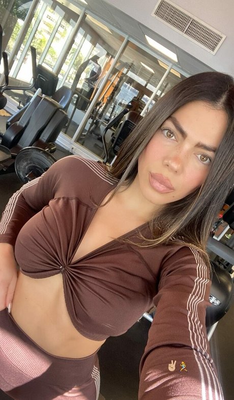 Nacktes geleaktes OnlyFans-Foto von Danellaurbaytv