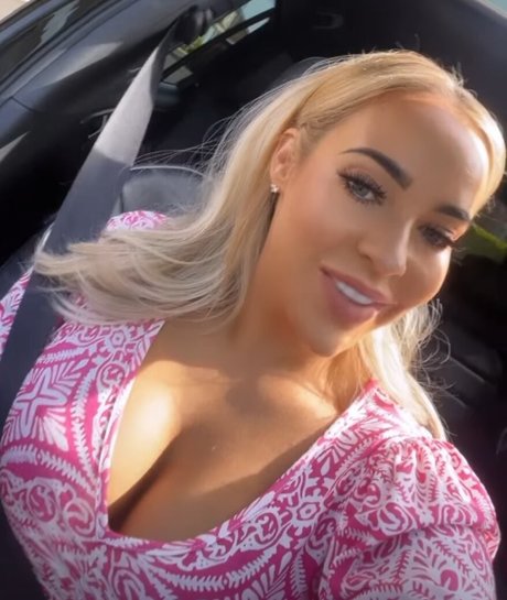 Nacktes geleaktes OnlyFans-Foto von Stephanie Davis