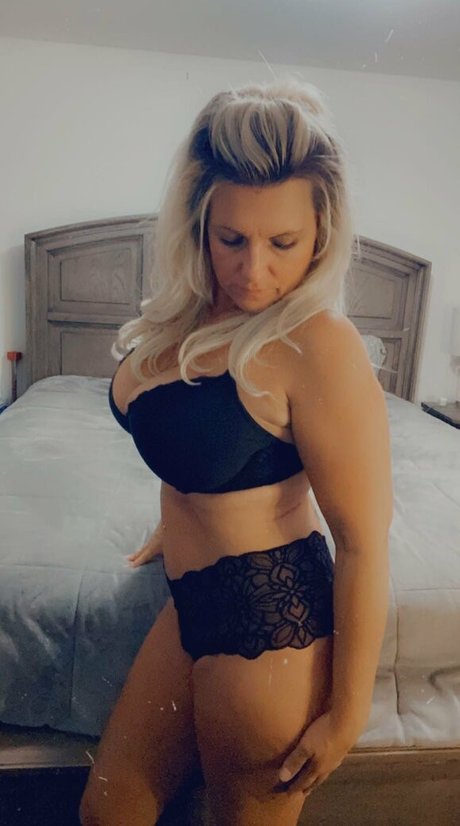 Nacktes geleaktes OnlyFans-Foto von Sassylynn25