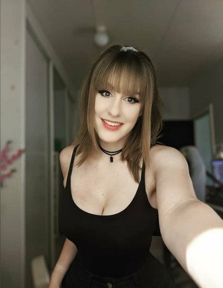 Nacktes geleaktes OnlyFans-Foto von Raeraesenpai
