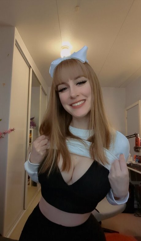 Nacktes geleaktes OnlyFans-Foto von Raeraesenpai
