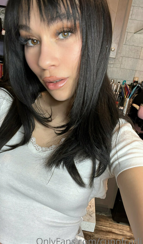 Nacktes geleaktes OnlyFans-Foto von Deliluv