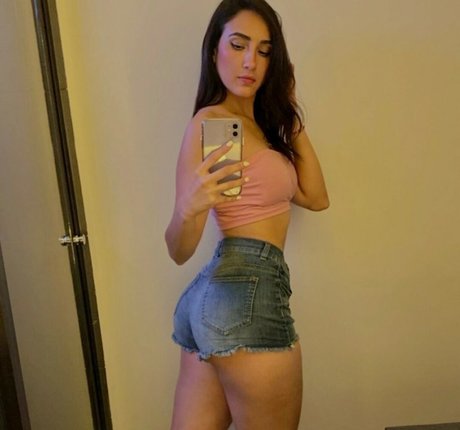 Nacktes geleaktes OnlyFans-Foto von Yuu Garcia