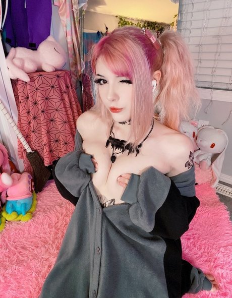 Nacktes geleaktes OnlyFans-Foto von Meggii Cosplay