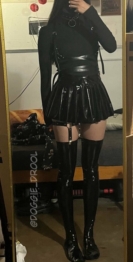 Nacktes geleaktes OnlyFans-Foto von Doggiedrool