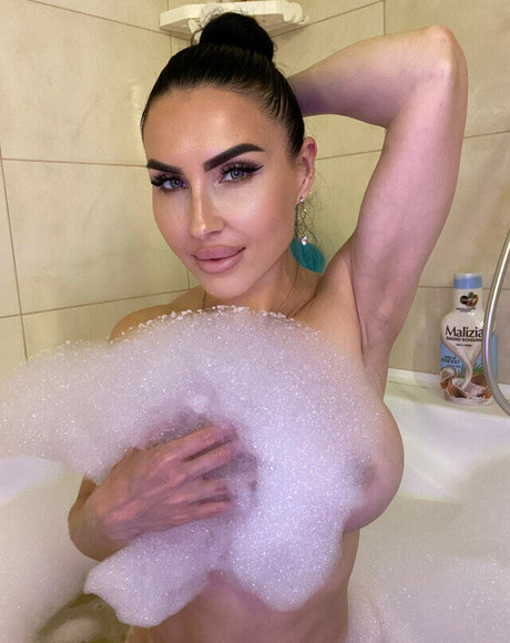 Nacktes geleaktes OnlyFans-Foto von Julietamur