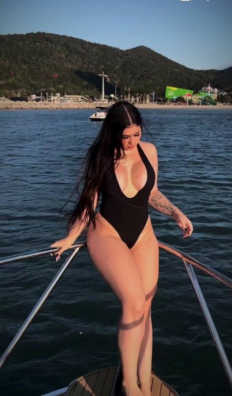 Nacktes geleaktes OnlyFans-Foto von Larissa Peyerle