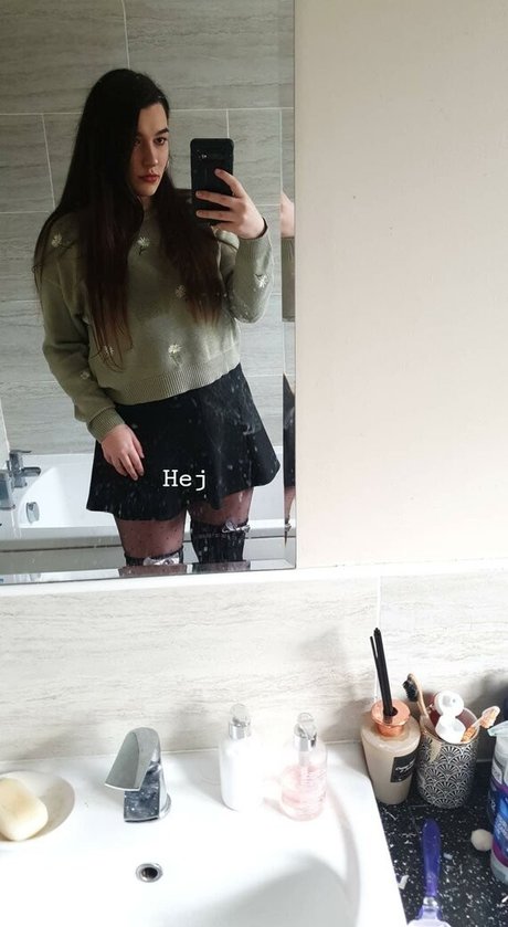 Nacktes geleaktes OnlyFans-Foto von Matildaluciabovo