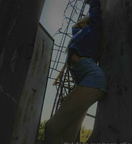 Nacktes geleaktes OnlyFans-Foto von Annaellie
