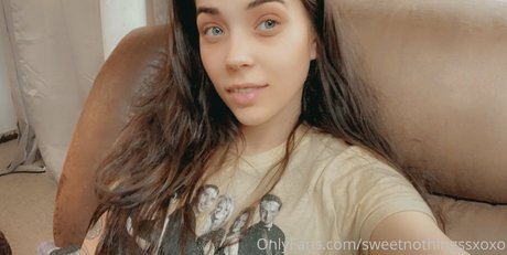 Nacktes geleaktes OnlyFans-Foto von Sweetnothingssxoxo