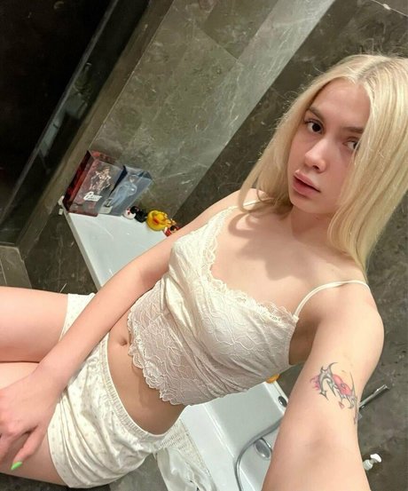 Nacktes geleaktes OnlyFans-Foto von Aleyna Tilki
