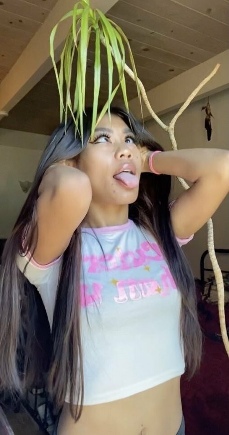 Nacktes geleaktes OnlyFans-Foto von Kandi Kambo