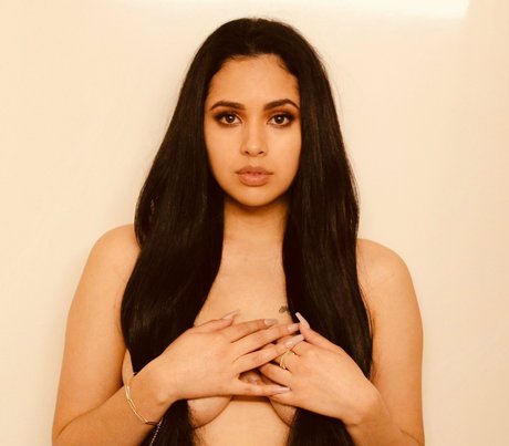 Nacktes geleaktes OnlyFans-Foto von Jasmine Villegas