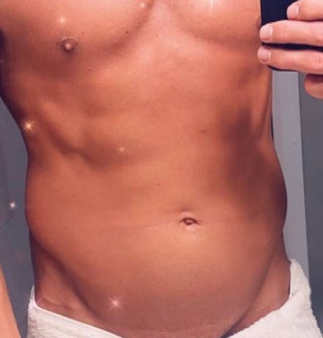 Nacktes geleaktes OnlyFans-Foto von Muscles