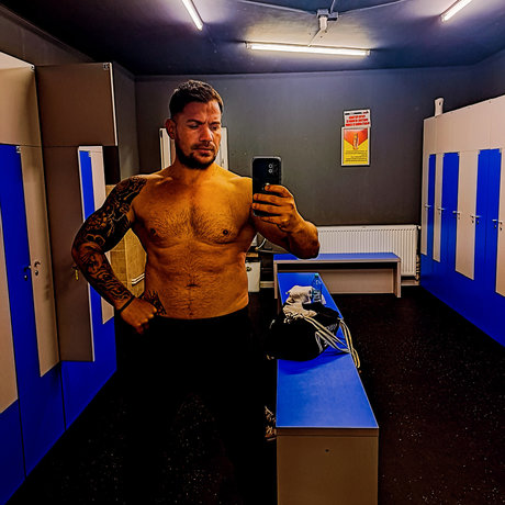 Nacktes geleaktes OnlyFans-Foto von Musclemonster