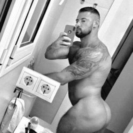 Nacktes geleaktes OnlyFans-Foto von Musclebeach32
