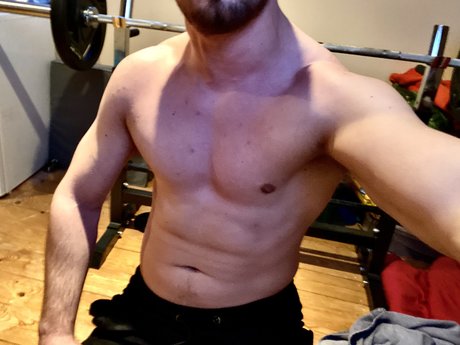 Nacktes geleaktes OnlyFans-Foto von Muscle Adam