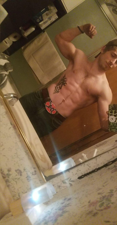 Nacktes geleaktes OnlyFans-Foto von Harley