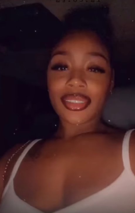 Nacktes geleaktes OnlyFans-Foto von Ebony 