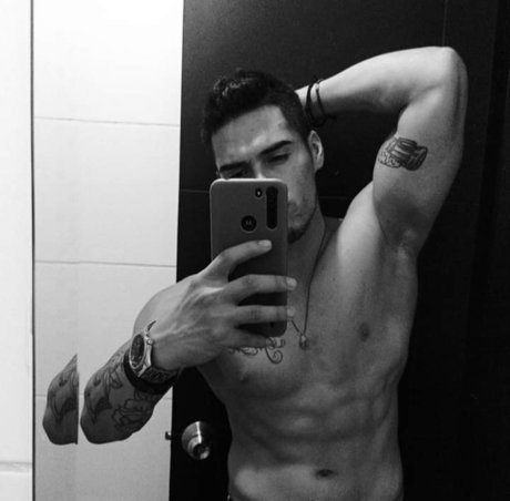 Nacktes geleaktes OnlyFans-Foto von Estebanfit