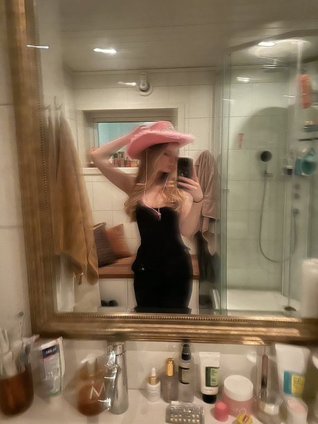 Nacktes geleaktes OnlyFans-Foto von Eva