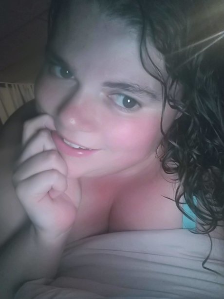 Nacktes geleaktes OnlyFans-Foto von Echoblitz