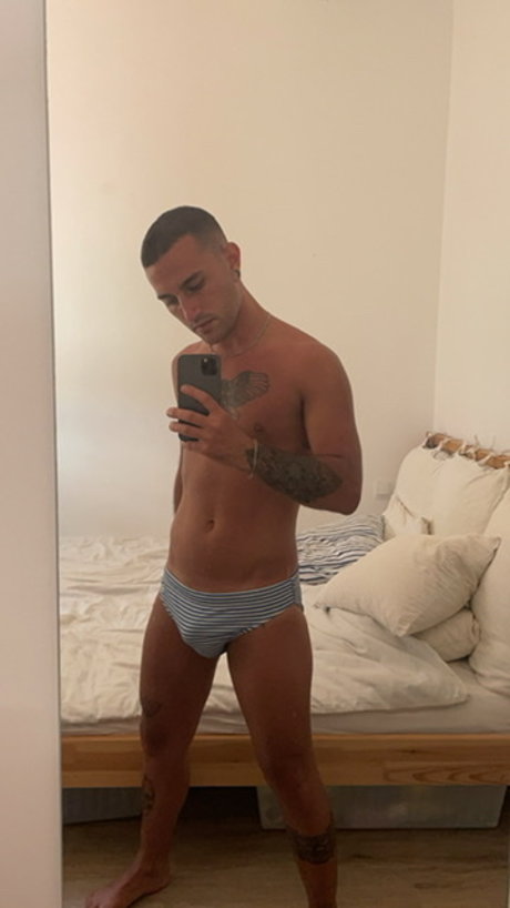 Nacktes geleaktes OnlyFans-Foto von Dxnsimxnn