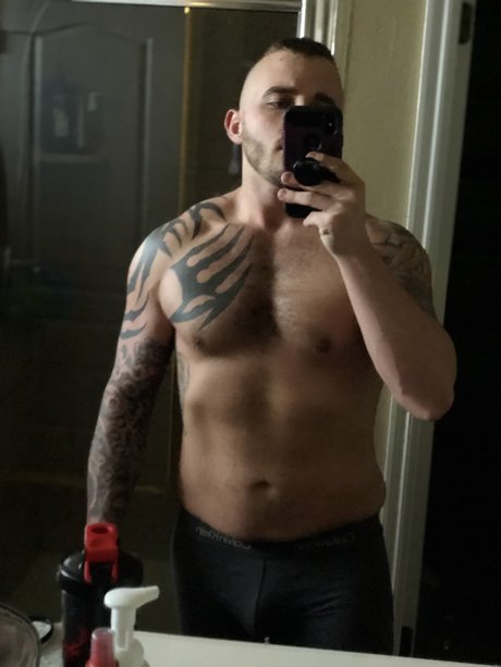 Nacktes geleaktes OnlyFans-Foto von Gary Weaver