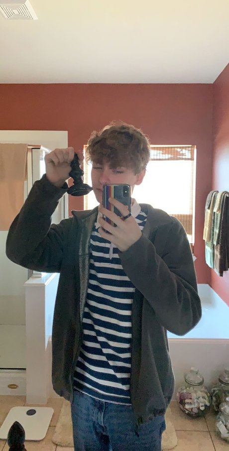 Nacktes geleaktes OnlyFans-Foto von Ethan